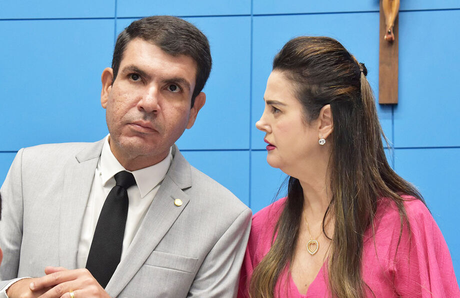 Jamilson Name ao lado de Mara Caseiro