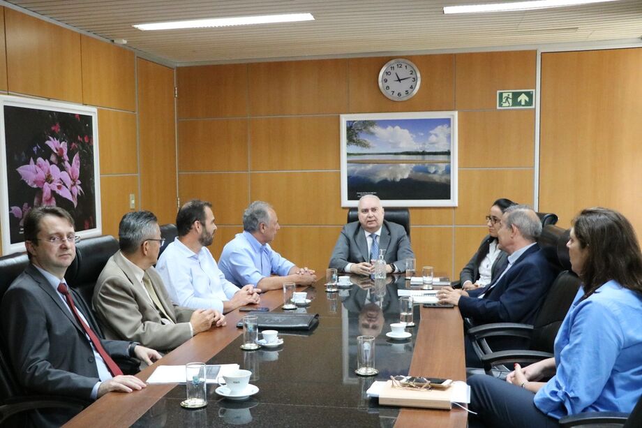 O presidente do Tribunal de Justiça de MS, Des. Sérgio Fernandes Martins, reuniu-se com autoridades do Detran-MS