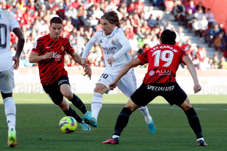 Real Madrid perdeu para o Mallorca por 1 a 0 neste domingo e pode ver o Barcelona abrir oito pontos de diferença no campeonato espanhol