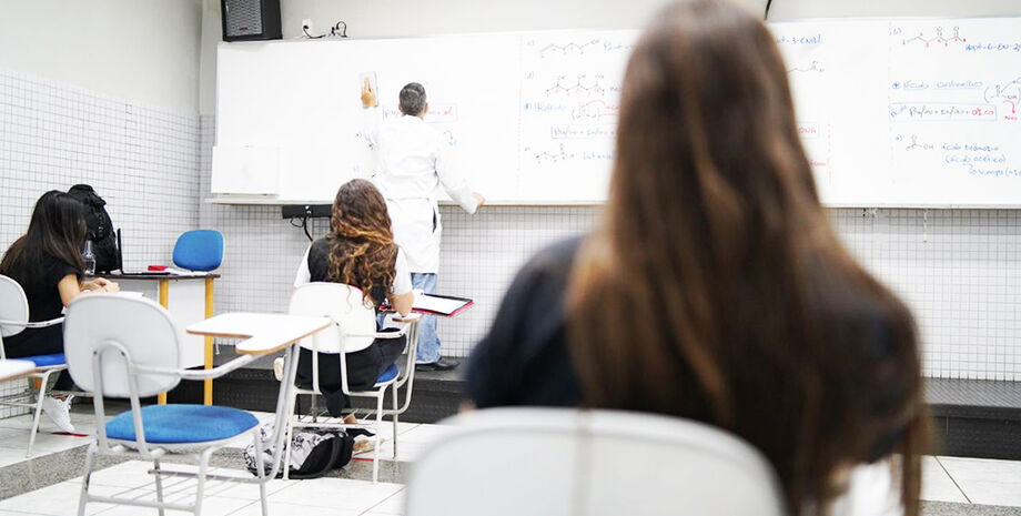 Estudantes