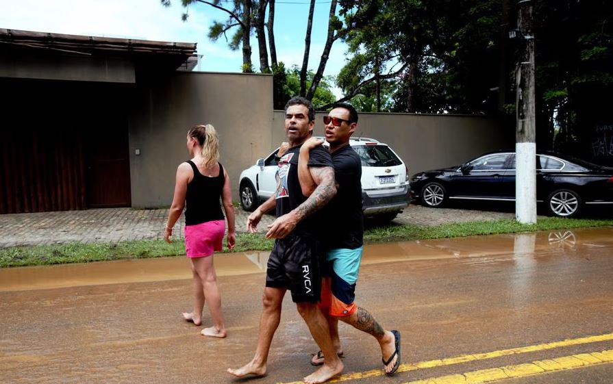 Moradores do condomínio Vila de Anoman agrediram profissionais do Estadão em Maresias