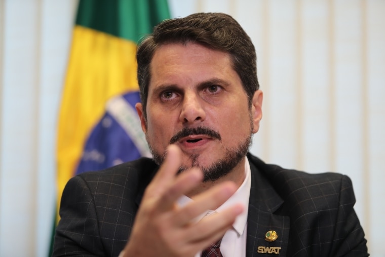 Senador Marcos do Val acusa Bolsonaro de articular golpe de Estado
