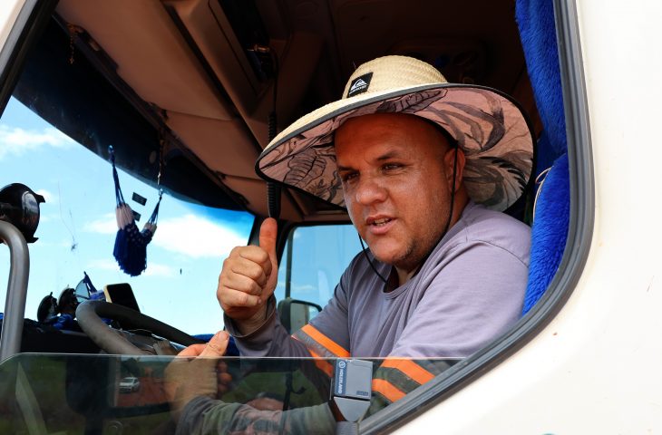 Caminhoneiros de Ribas do Rio Pardo aguardam pavimentação de rodovia com expectativa