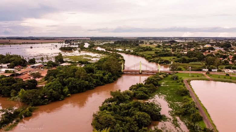 Cheia do Rio Dourados atingiu a Ilha do Sol