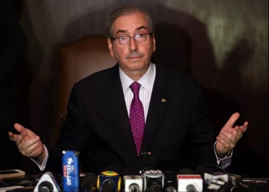 Defesa de Eduardo Cunha quer transferir ação penal para a Justiça Eleitoral.