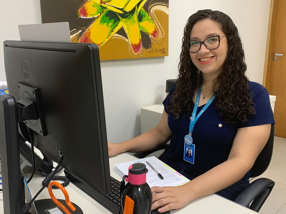 Jovens aprendizes têm salário, vale-transporte, alimentação e seguro de vida