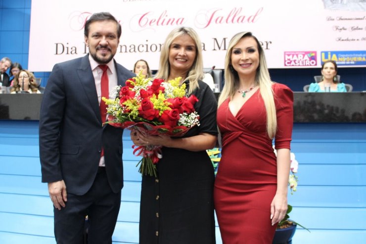 O deputado estadual Lucas de Lima (PDT), participou, na manhã desta quarta-feira  da sessão solene de entrega do Troféu Celina Jallad homenageando a Professora Rose Farias
