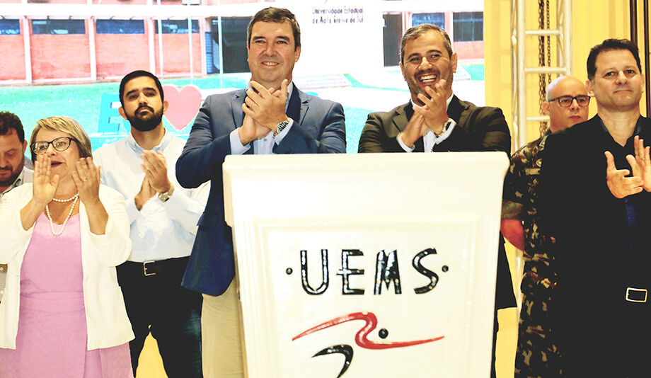 Governador Eduardo Riedel e o reitor da UEMS, Laercio de Carvalho