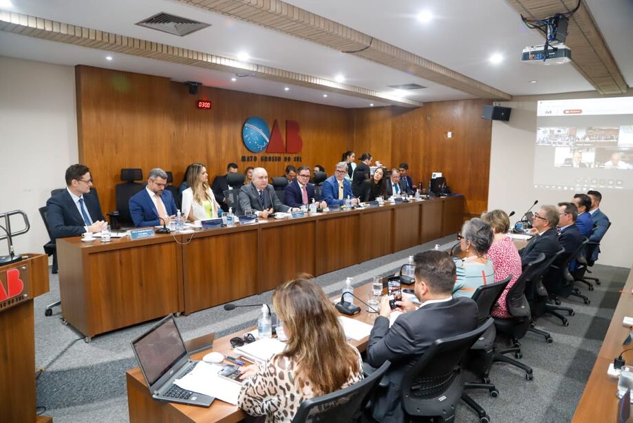 TJ comparece em sessão do Conselho da OAB/MS para apresentar a CPE