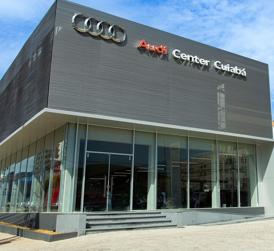 Nova Audi Center Cuiabá já nasce habilitada para venda de veículos das linhas R e RS e e-tron