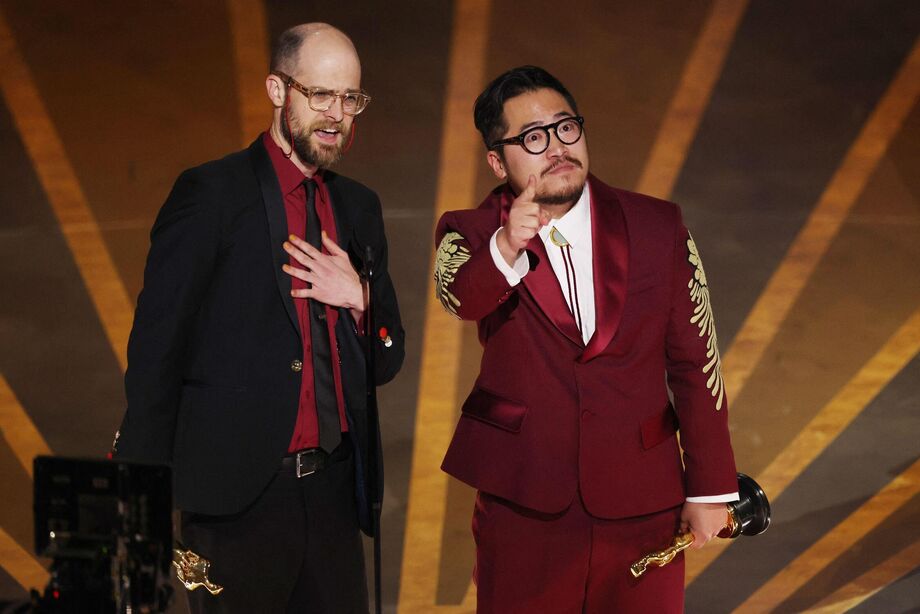 'Tudo em Todo Lugar' rende melhor diretor a Daniel Kwan e Daniel Scheinert