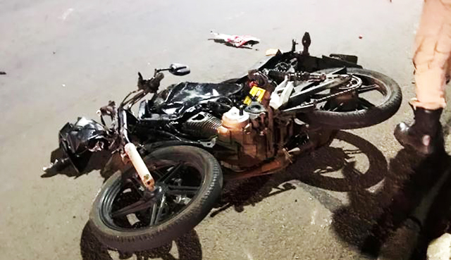 Moto de Diego ficou destruída