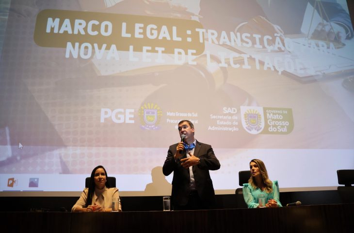 O governador Eduardo Riedel participou nesta sexta-feira (10) da abertura da capacitação dos servidores sobre Marco Legal para nova Lei de Licitações