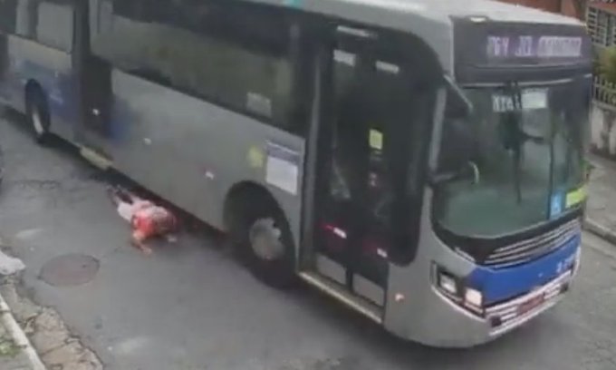 Morre idoso atropelado por motorista de ônibus após discussão na zona norte de SP