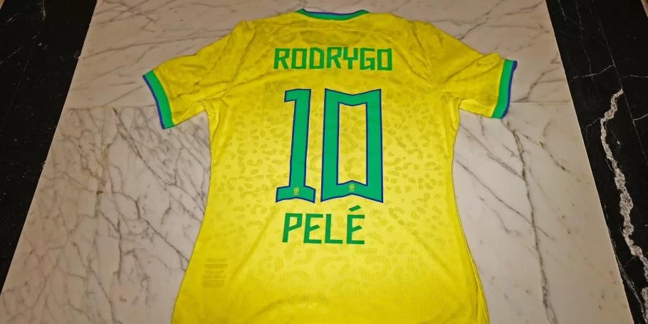 Nome do eterno craque ficará abaixo do número