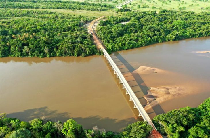 Ponte entre pantanais Nhecolândia e Paiaguás