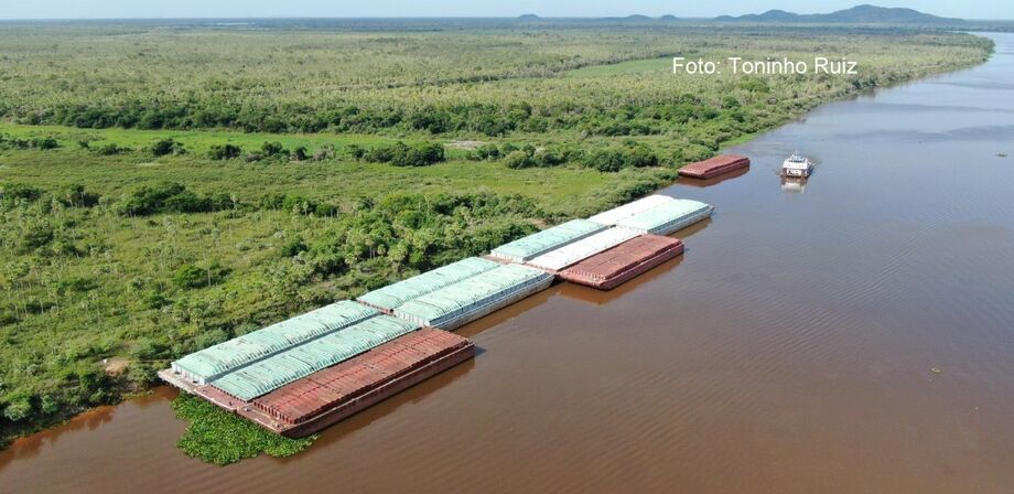 Movimentação de cargas pela hidrovia do rio Paraguai deve aumentar neste ano com a melhora nas condições da navegabilidade