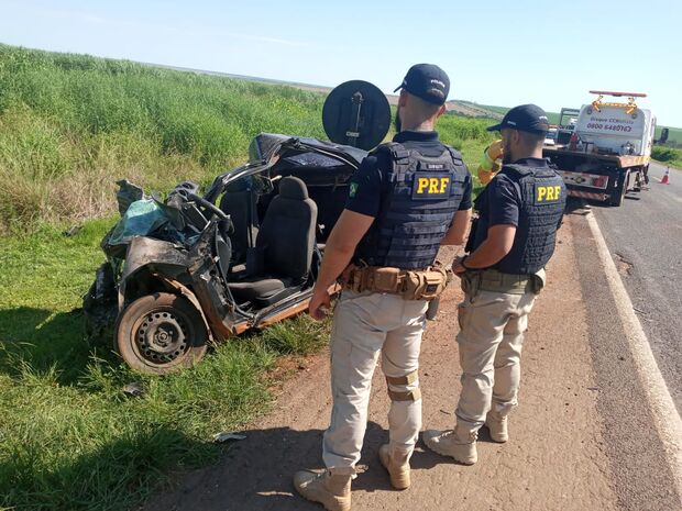 Três pessoas morreram entre elas uma criança, em um grave acidente na BR-163