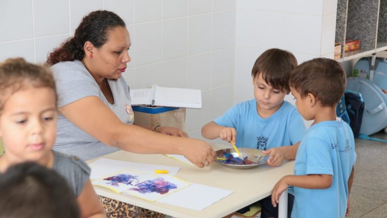 Mais de 80 aprovados no processo seletivo de Assistente de Educação Infantil foram convocados pela Prefeitura de Campo Grande