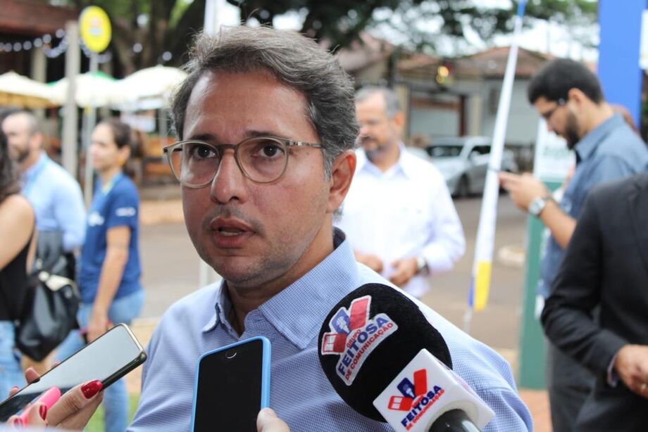 Guilherme Bumlai, da Acrissul, enfatiza a relevância das parcerias público-privadas para o crescimento do agronegócio.