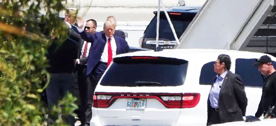 O ex-presidente dos Estados Unidos Donald Trump comparecerá nesta terça-feira, 4, à Justiça de Nova York