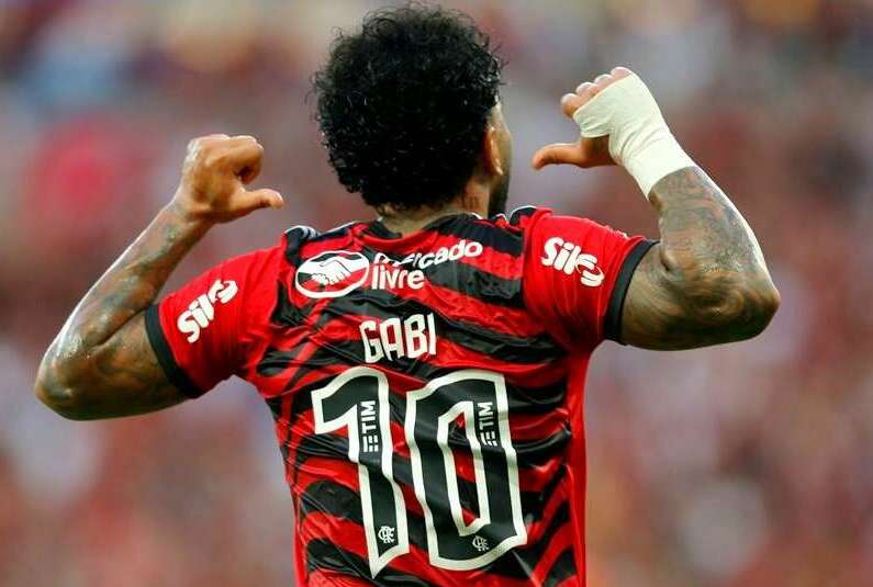 Gabigol parabeniza Flamengo pelos 129 anos e se declara ao clube: 'Até morrer'