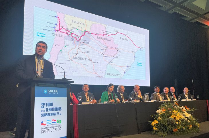 O governador de Mato Grosso do Sul, Eduardo Riedel, participou da reunião para discutir integração regional com a Rota Bioceânica