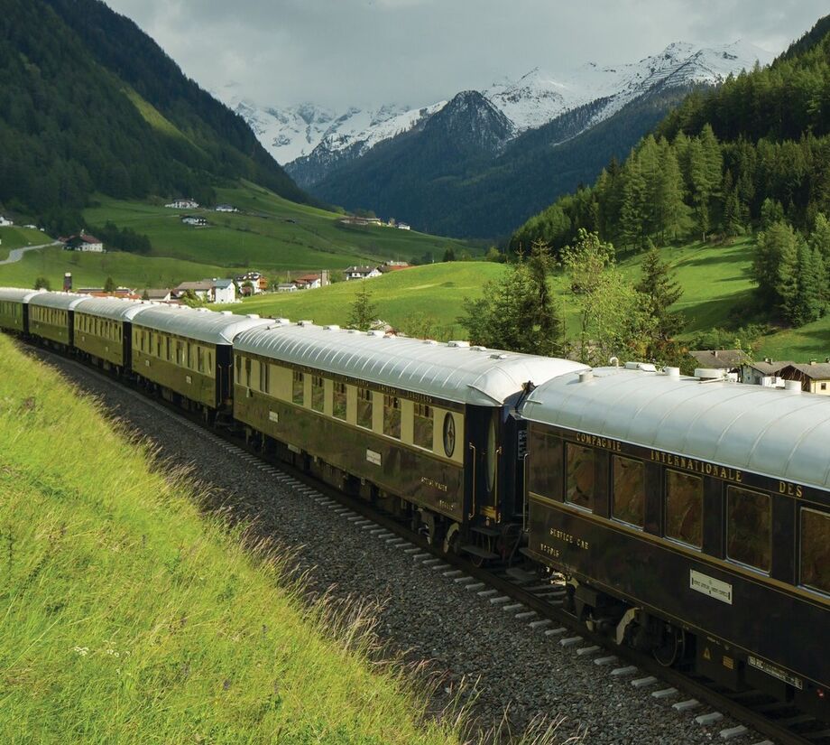 As viagens de trem podem significar um estado de espírito, ou seja, escolher o trem significa afirmar que a viagem vale tanto quanto o destino