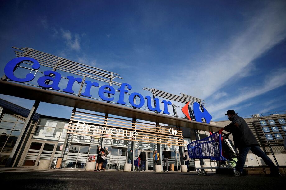 Carrefour para de vender carne do Mercosul após protestos na França contra o acordo de livre comércio entre UE e Mercosul.