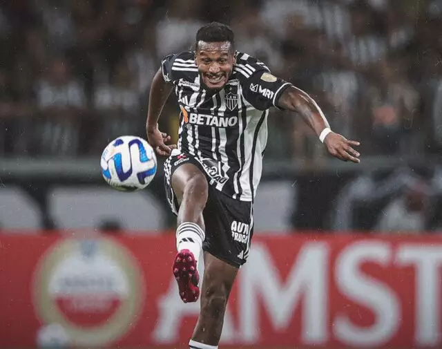 O jogador Edenilson, meio-campista do time mineiro.