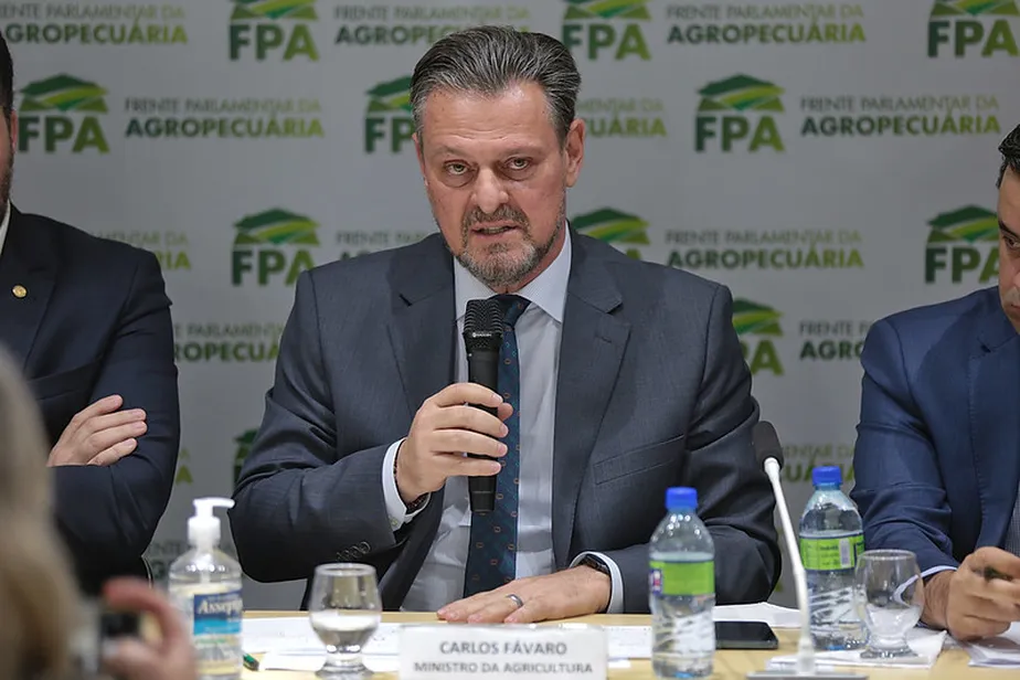 Carlos Fávaro.