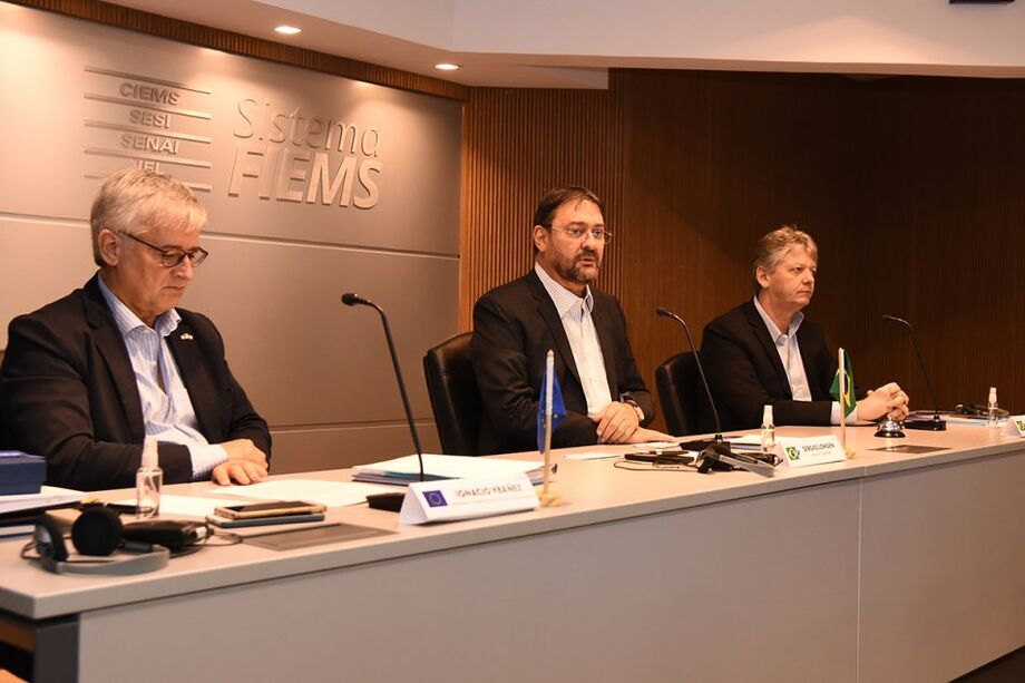 O presidente da Fiems, Sérgio Longen, recebeu nesta quinta-feira (25) uma comitiva de representantes da União Europeia (UE)