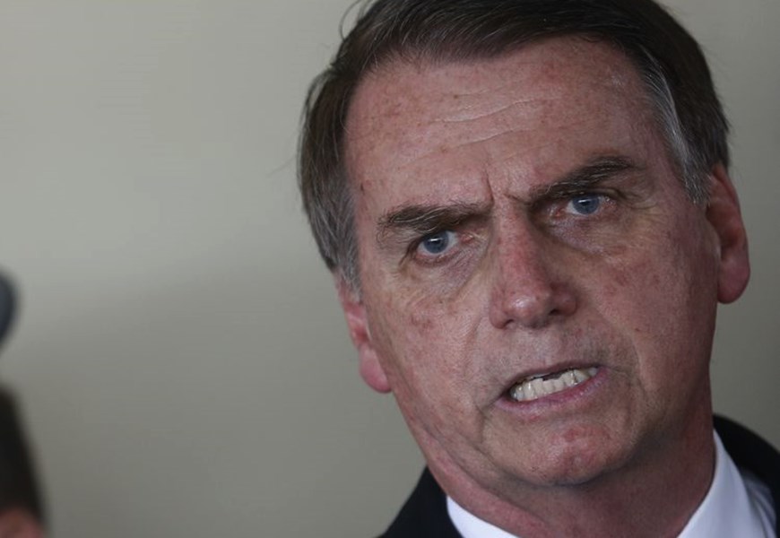 Apreensão de passaporte de Bolsonaro e prisões por suspeita de fraude em cartões de vacinação