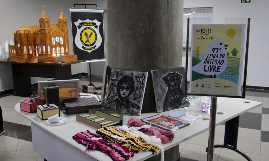 A abertura oficial ocorreu no início da tarde desta quarta-feira e contou com coffee break de pães, biscoitos e salgados produzidos pelos internos que trabalham na Padaria da Liberdade, projeto idealizado pelo Tribunal de Justiça de Mato Grosso do Sul