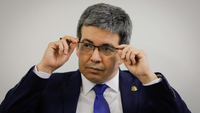 Randolfe Rodrigues afirma que governo anunciará pacote de corte de gastos públicos ainda esta semana; Haddad se reunirá com líderes do governo.