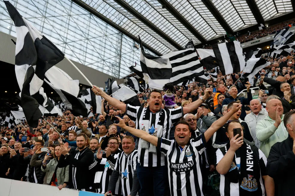 Newcastle garante vaga na Liga dos Campeões.