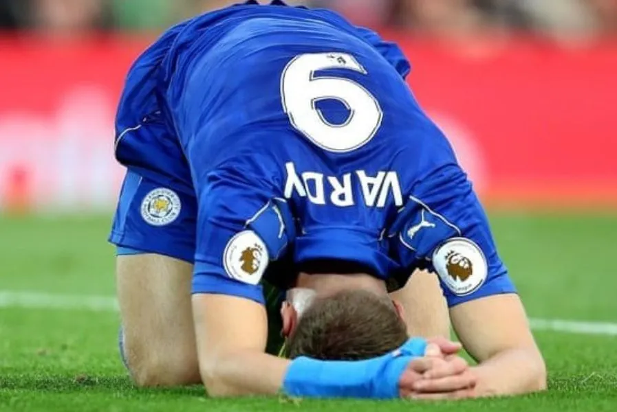 Leicester City é rebaixado no Inglês.