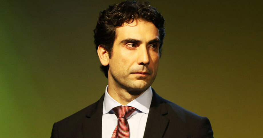 Gabriel Galípolo é indicado por Lula para a presidência do Banco Central; decisão agora depende de aprovação pelo Senado.