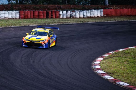 Thiago Camilo fez a 28ª pole da carreira na Stock Car