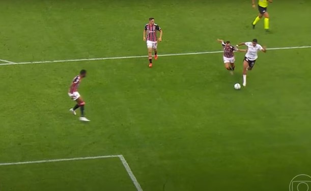 CBF vê acerto na marcação de pênalti de Rafinha em Wesley