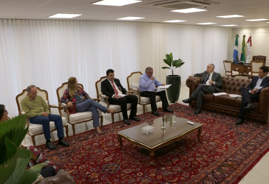 Visita da comitiva da Assesul ao TJMS.