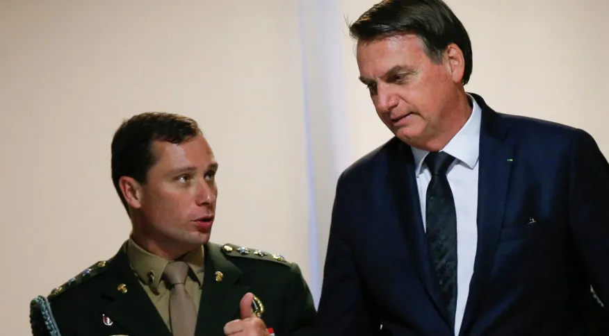 Jair Bolsonaro e tenente coronel Mauro Cid.