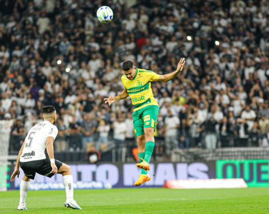 Corinthians busca empate com Cuiabá graças a jogador que não jogava há mais de mil dias