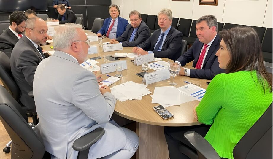 Retomada da agenda de fertilizantes e gás é discutida em reunião com autoridades