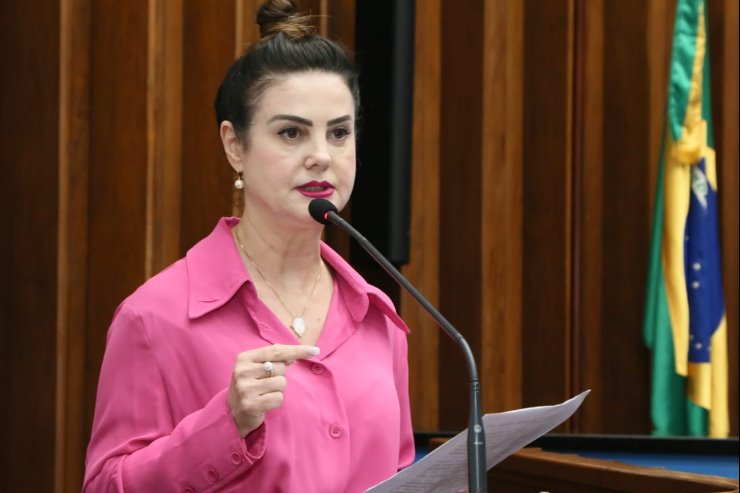 Mara Caseiro defende o uso de mais tornozeleiras eletrônicas e botões do pânico no combate