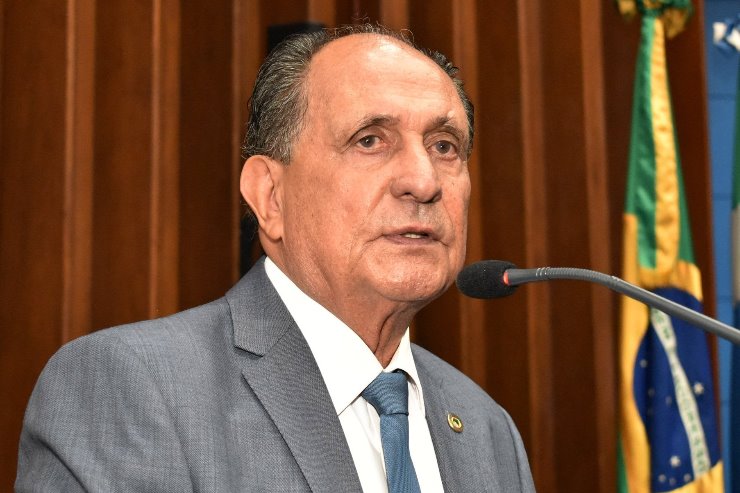 Zé Teixeira solicita sala de fisioterapia para APAE de Caarapó.