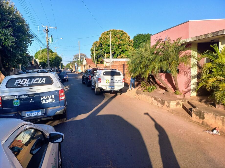 Policiais estiveram no local