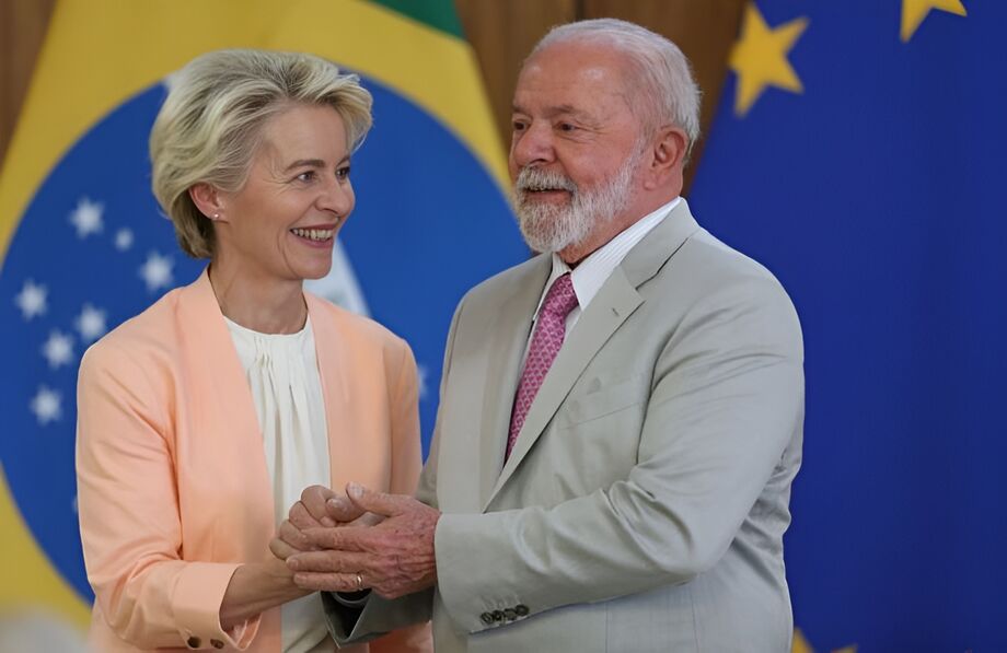 O presidente Luiz Inácio Lula da Silva durante encontro com a presidente da Comissão Europeia, a alemã Ursula von der Leyen, no Palácio do Planalto