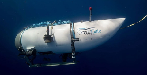 Submarino Titan implode no oceano atlântico.