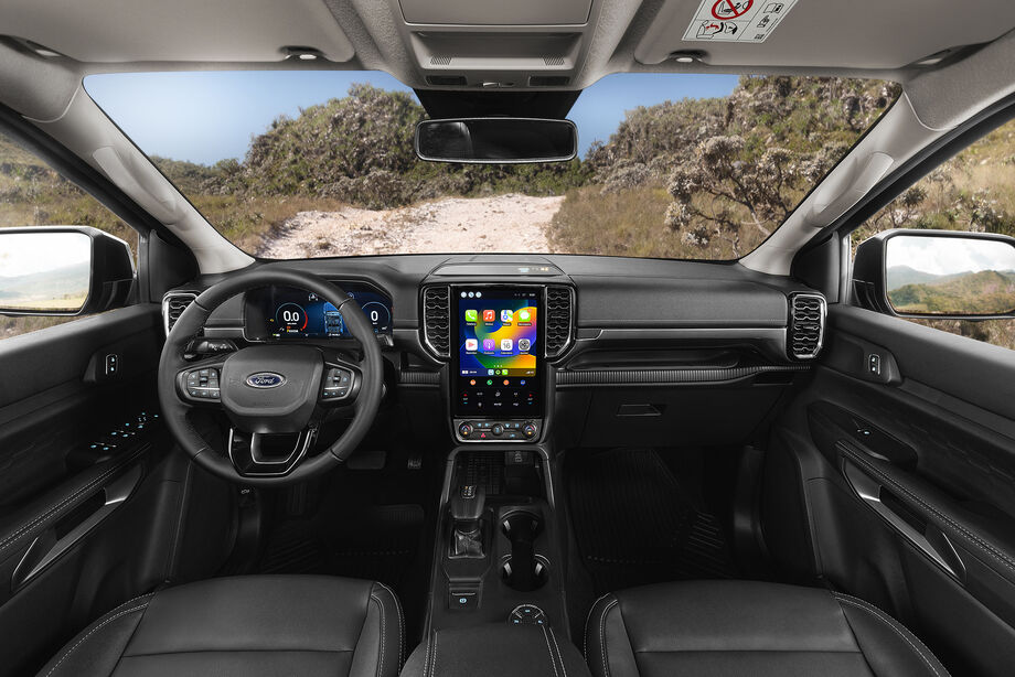 O interior da Nova Ranger surpreende pelo refinamento e conforto, com painel digital de 12,4 e multimídia SYNC 4 de nova geração com tela de 12, exclusivos no segmento